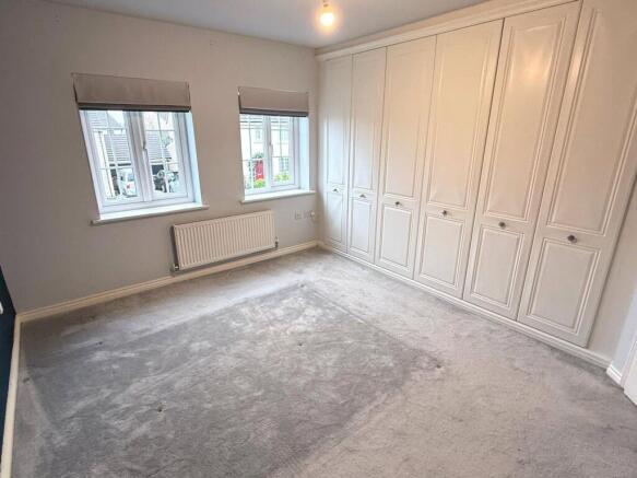 4 bed Detached to rent Image 5