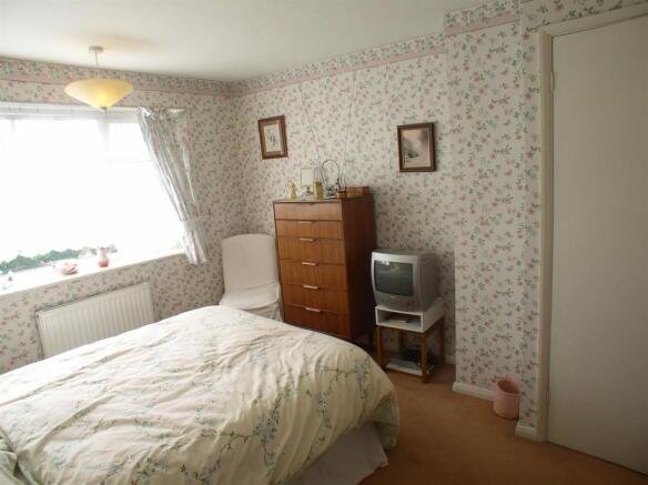 9 Hurtwood Road bed 