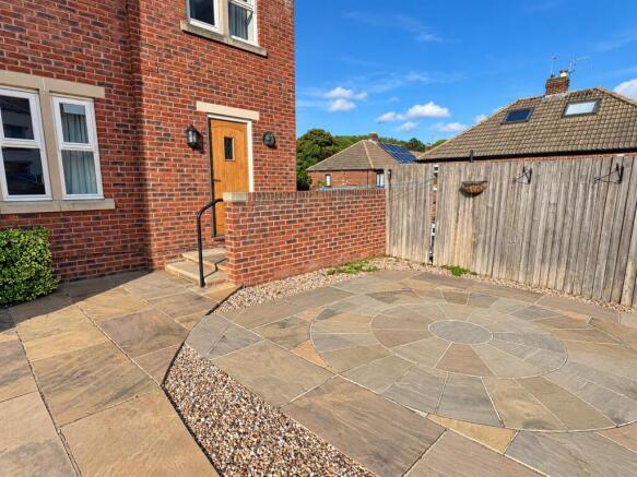 St Johns Close, Cleckheaton, BD19 photo 4