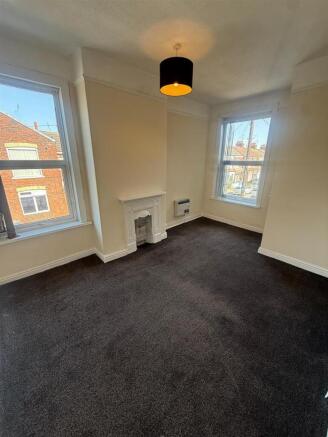 2 bed Flat to rent Image 6