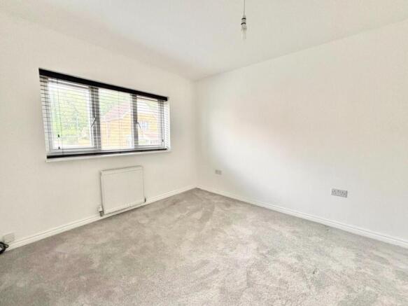 4 bed Detached for sale Image 12