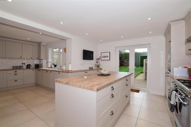 Kitchen/ Breakfast Room