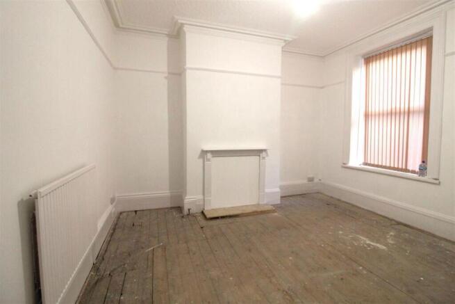 5 bed Terraced for sale Image 4