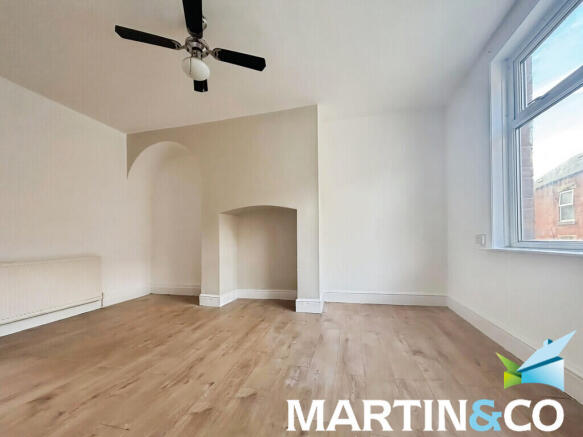 3 bed Terraced to rent Image 4