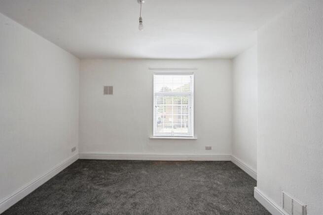 2 bed Terraced for sale Image 10