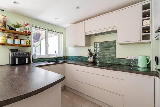 Old Rectory Close, Bramley, Guildford, GU5 0JR photo 4