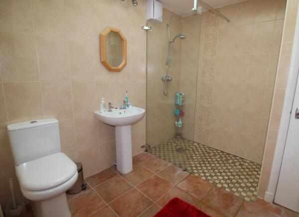 The Annexe wet ro...