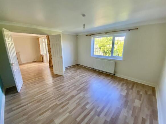 Bramleys Estate Agents - Dunbottle Way - Mirfield 