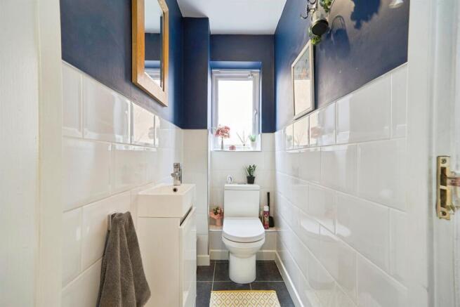 4 bed Semi-Detached for sale Image 6