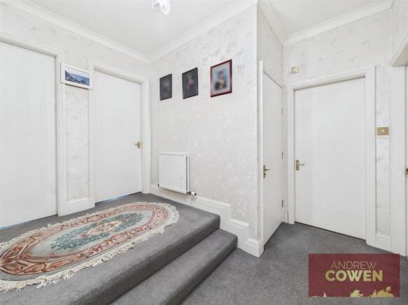 2 bed Flat for sale Image 9