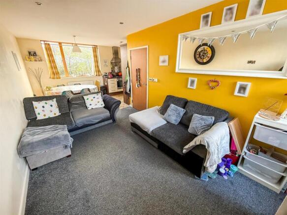 Open Plan Lounge/Kitchen