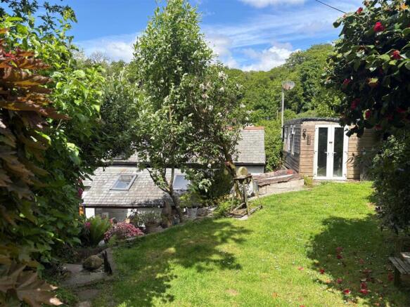 cmIvy Rear Garden.jpg