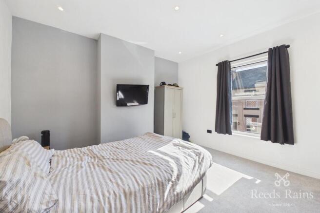 2 bed Terraced to rent Image 9