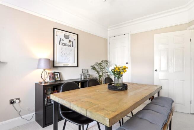 3 bed Flat for sale Image 12
