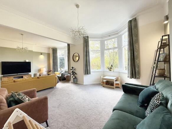 Lounge & Sitting Rooms