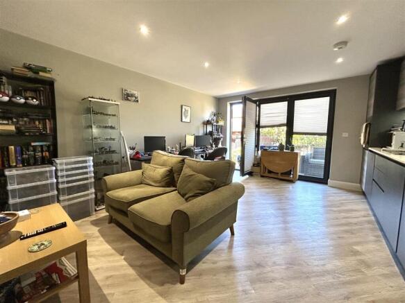 Lounge / Kitchen