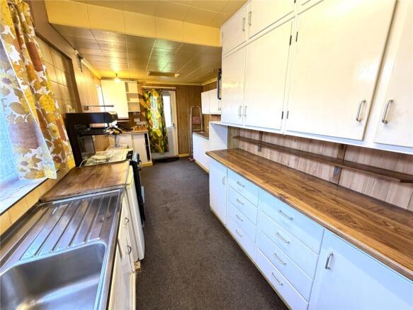4 bed Semi-Detached for sale Image 8