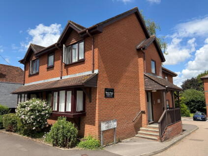 Streatwells Lodge, London Road, Overton, RG25