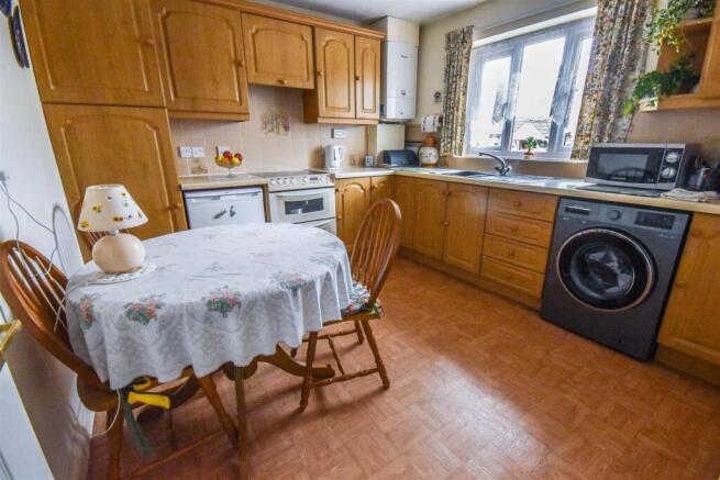 KITCHEN/BREAKFAST ROOM