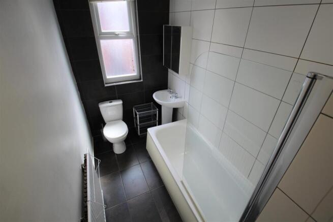 4 bed Terraced to rent Image 9