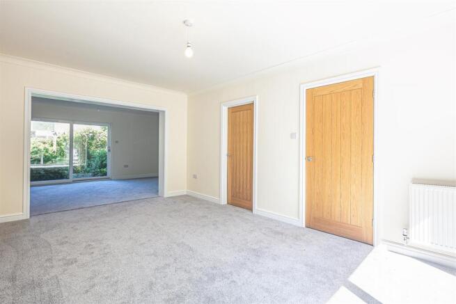 4 bed Detached for sale Image 6
