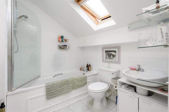2 bed Apartment for sale Image 7