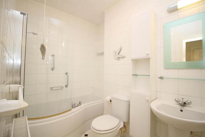 Bathroom.JPG