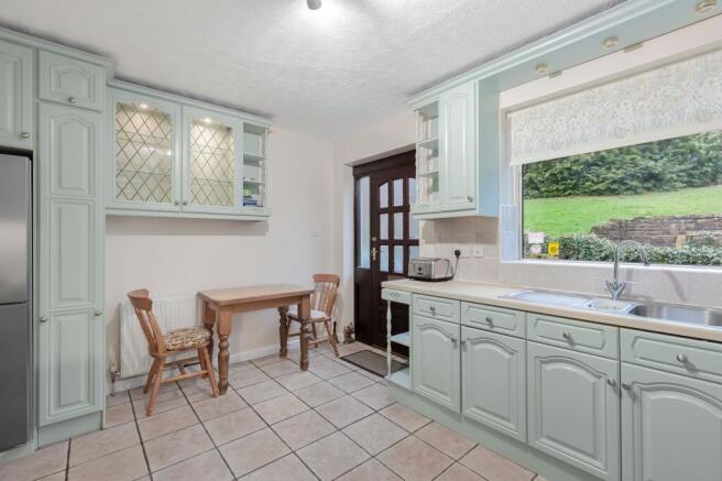 4 bed Detached Bungalow for sale Image 4