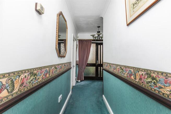 4 bed Detached for sale Image 7