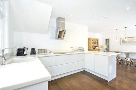 Balgores Lane, Exhibition, Gidea Park, RM2 5JU