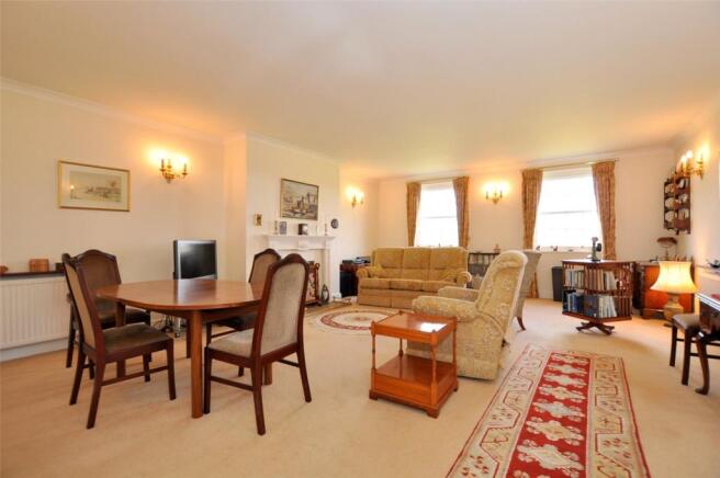 Sitting/Dining Room