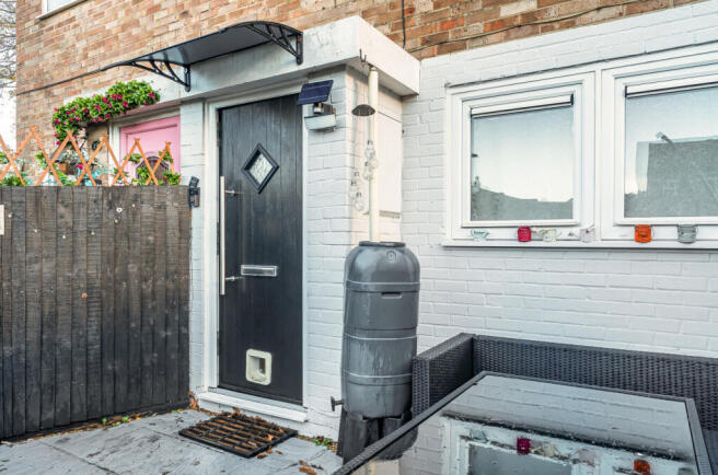 1386100-8-692ecde...