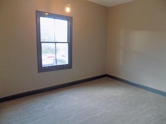 2 bed Apartment to rent Image 9