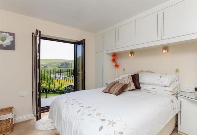 Master Bedroom 2.jpg