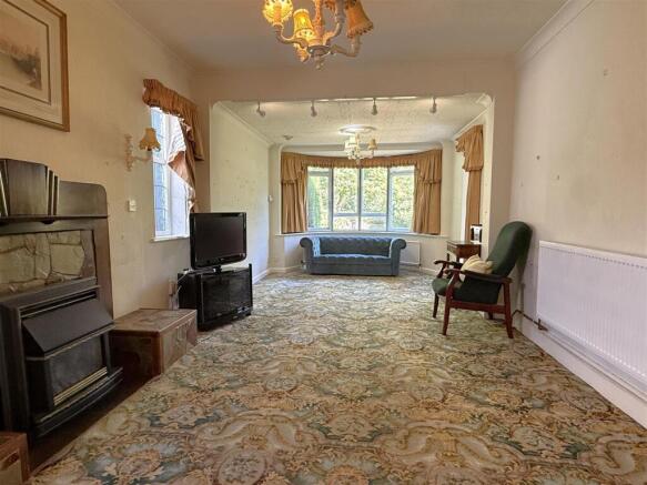 EXTENDED LIVING ROOM