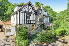 Flat 1, 5, Park Avenue, Roundhay, Leeds LS8 2JJ