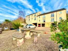 93e, Main Road, Largs KA29 0AD