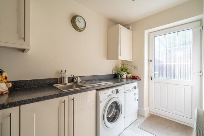 4 bed Detached for sale Image 6