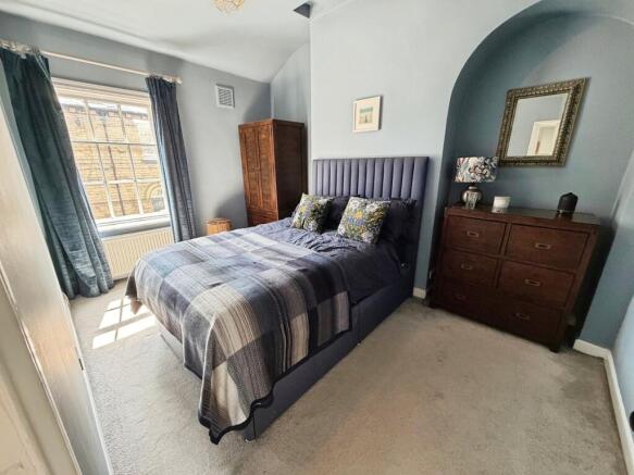 3 bed Terraced for sale Image 9