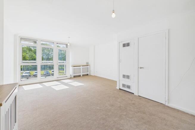 2 bed Flat to rent Image 6