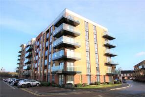 Flat 4, 8, Oscar Wilde Road, Reading RG1 3FH