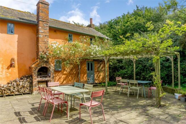 Bbq/Dining Terrace