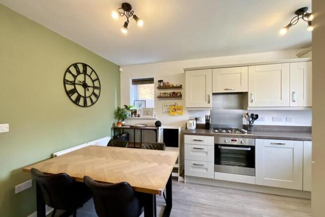 3 bed Semi-Detached for sale Image 7
