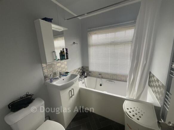 Lower Dunton Road, Dunton, Brentwood, Essex photo 4