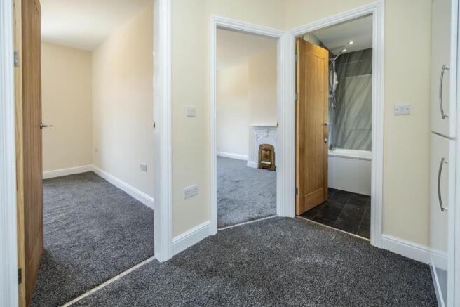 2 bed Terraced to rent Image 9