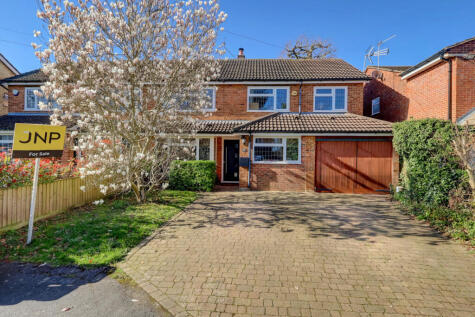 Oaktree Close, Penn, High Wycombe, Buckinghamshire, HP10