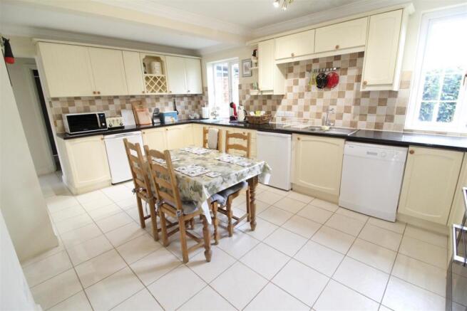 Kitchen 2 RH.jpg