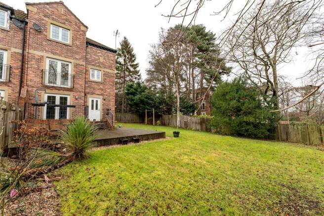 4 bed Town House for sale Image 12