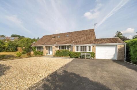 New Close, Bourton, Gillingham, Dorset, SP8