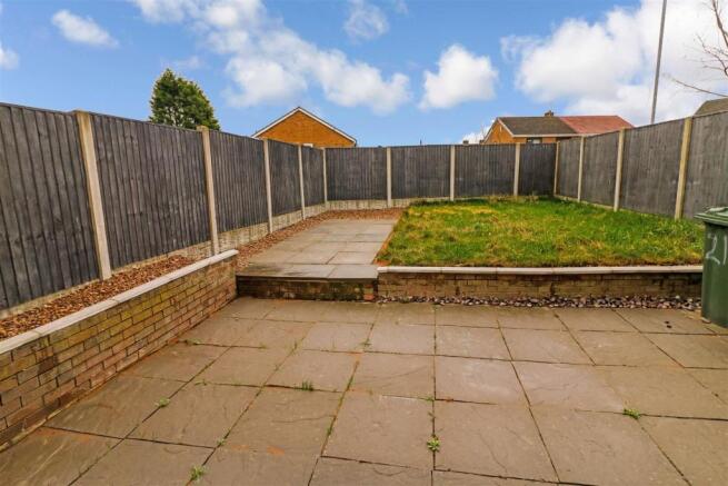 21 Willow Drive garden.jpg